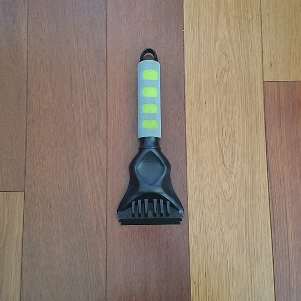 Sub Zero Handheld ice scrapper